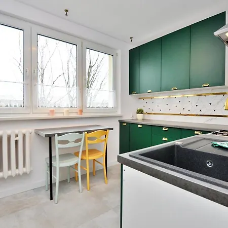 Stalove Apartment Near Cc דירה *